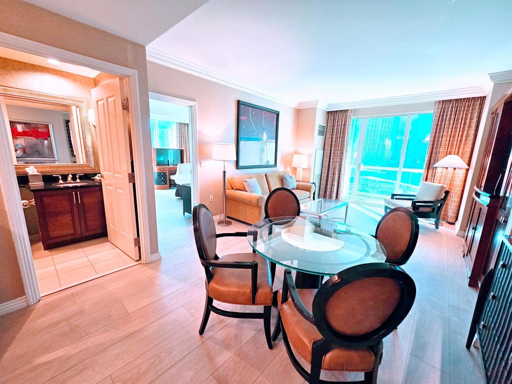 לאס וגאס Strip & Sphere View - Separate Living Room - 2 Full Bath - Full Kitchen - Balcony - 900 Sqft - Mgm Signature מראה חיצוני תמונה