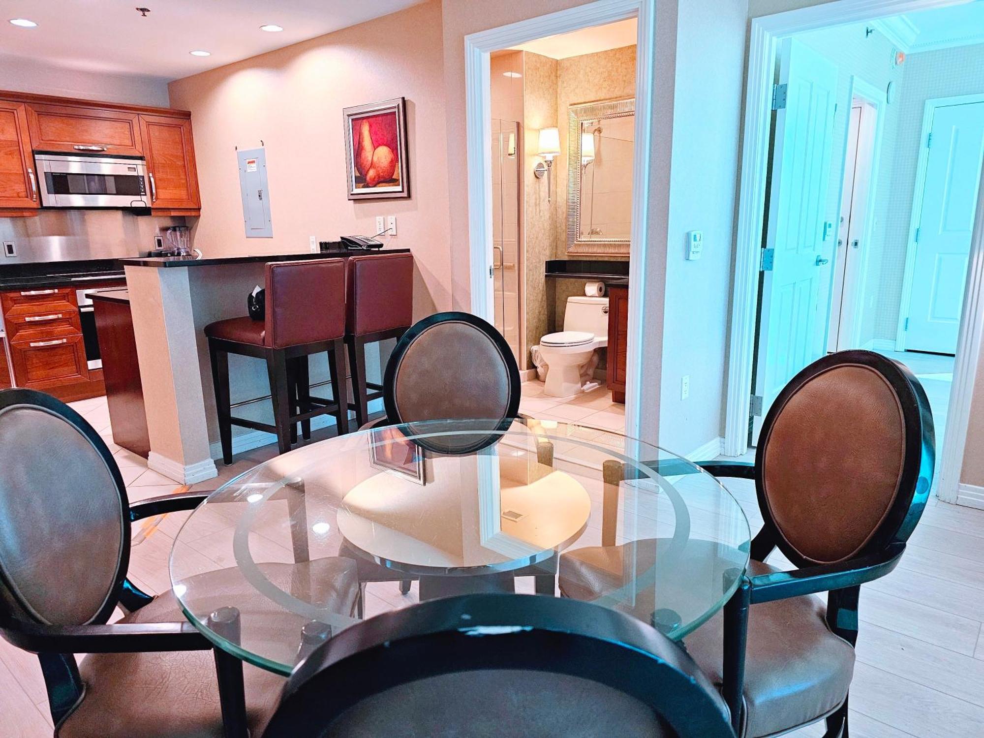לאס וגאס Strip & Sphere View - Separate Living Room - 2 Full Bath - Full Kitchen - Balcony - 900 Sqft - Mgm Signature מראה חיצוני תמונה